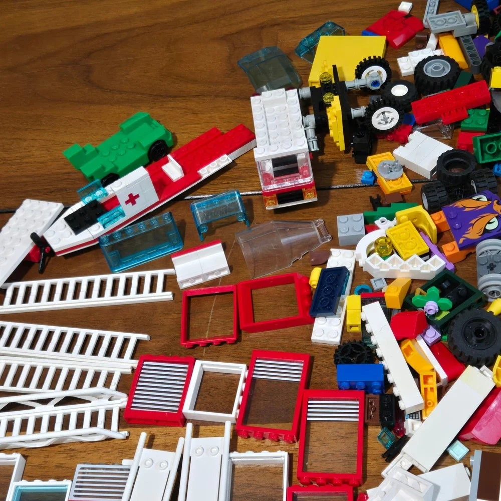 Lego Bulk Lot 4.5lbs Mixed Bricks Wheels Windows Ladders City Technic Parts